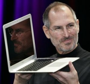 Apple CEO “Screw Em” Steve Jobs Offering $200 iPhone Refunds…